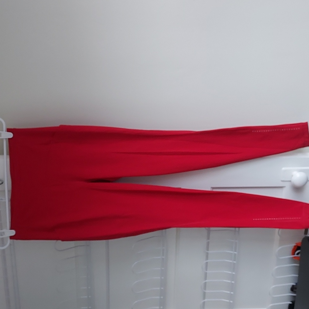 Lululemon Invigorate High-Rise Tight 28" Leggings Red Size 8 NWOT